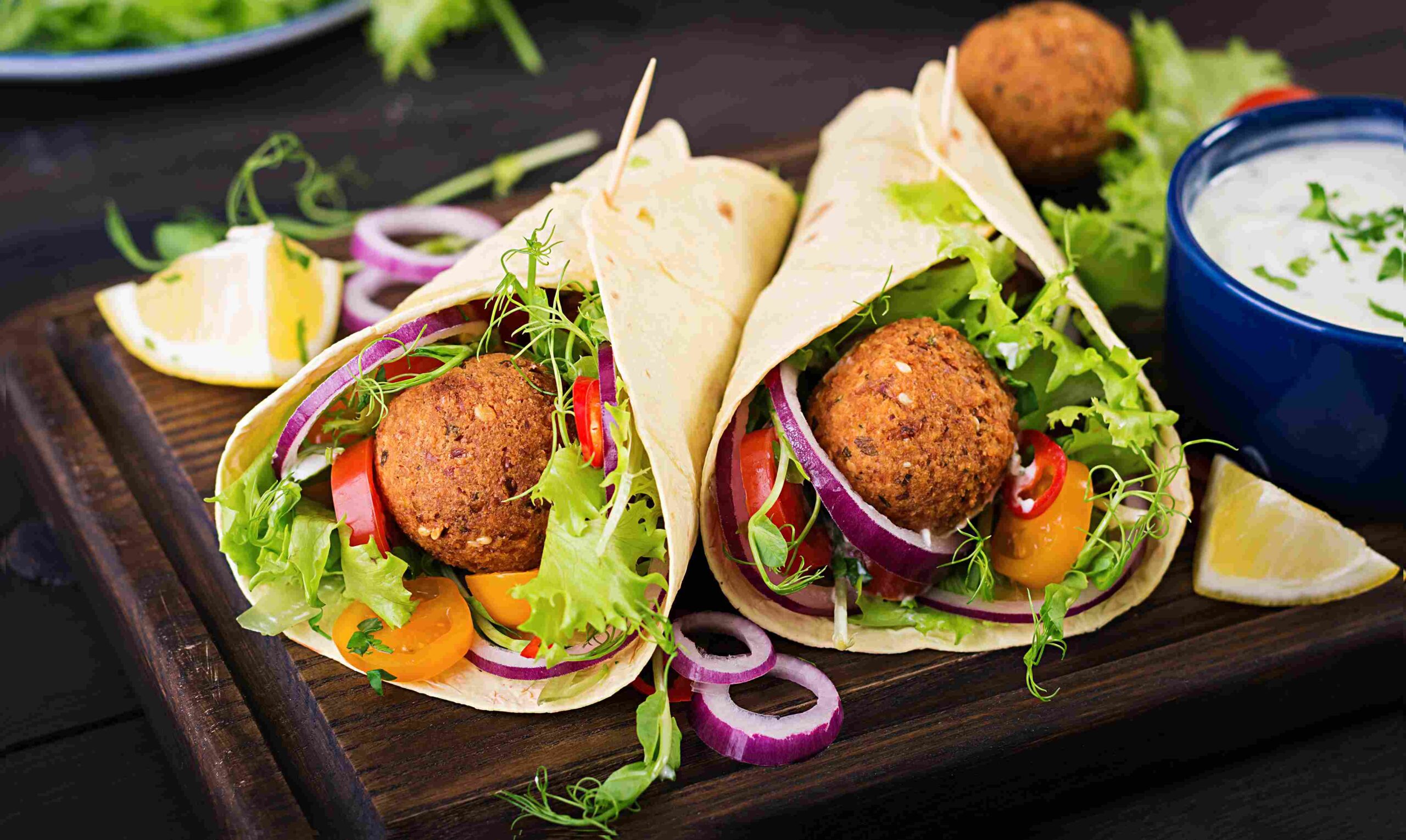 falafel salad pitta