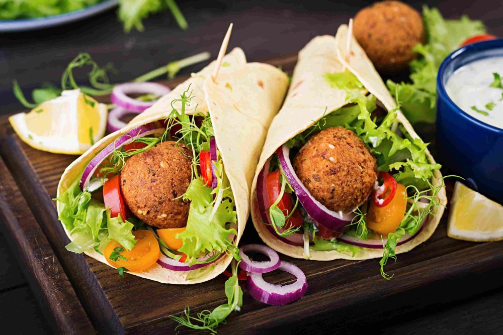 falafel salad pitta